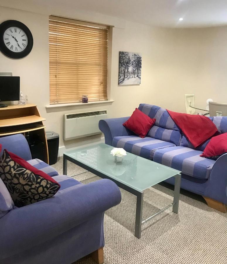 Central 2 Bed, 2 Bathrooms, Ground Floor Apartment With Parking Bishop's Stortford Exterior foto