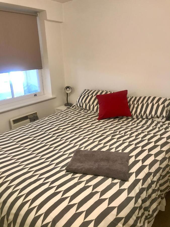Central 2 Bed, 2 Bathrooms, Ground Floor Apartment With Parking Bishop's Stortford Exterior foto